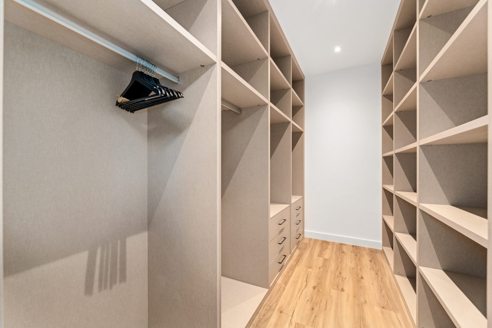 Villa_Lipto_dressing_room_2