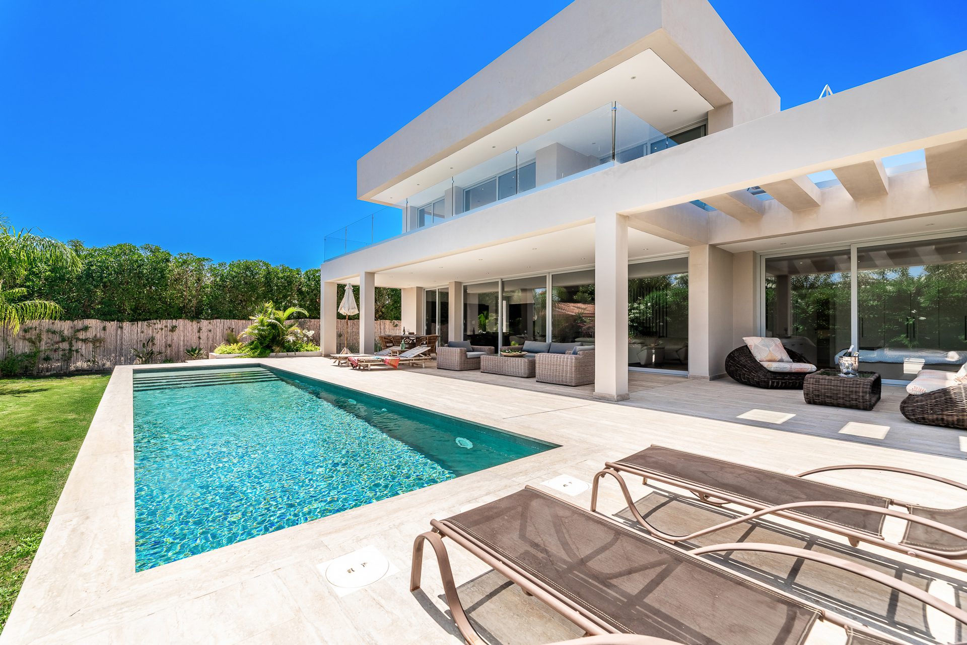 Villa_Lipto_garden_view_22