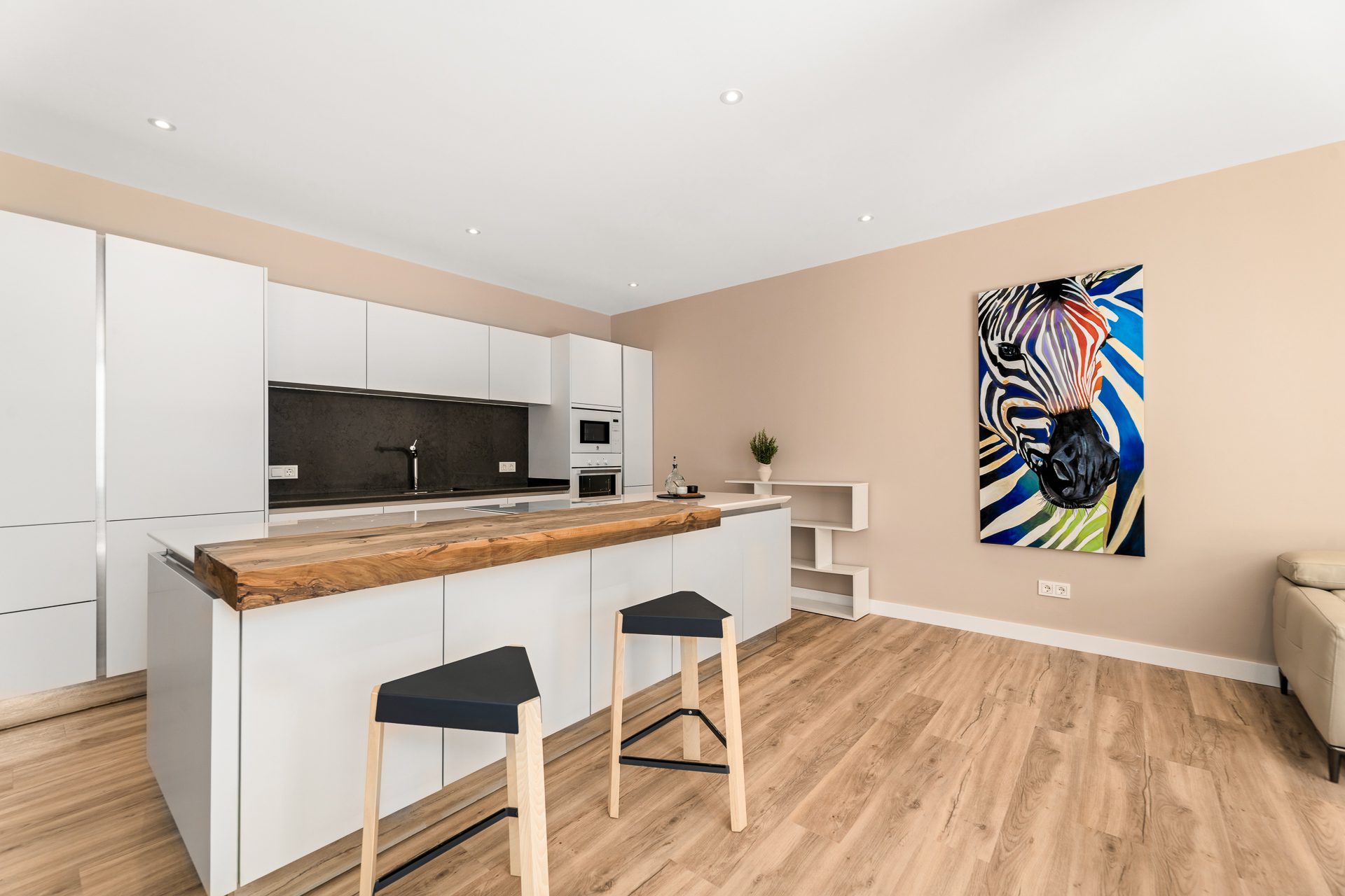 Villa_Lipto_lower_kitchen